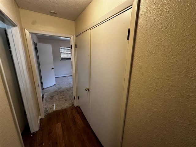 903 Elmwood Drive, Baytown, TX 77520