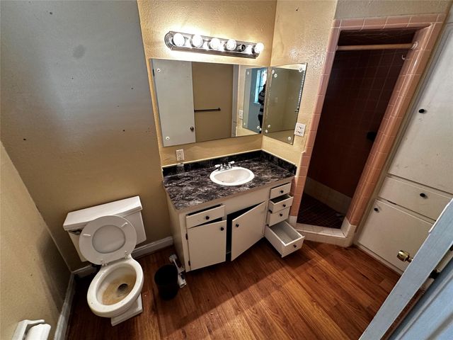 903 Elmwood Drive, Baytown, TX 77520