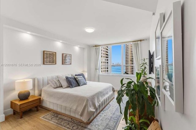 888 Brickell Key Dr 1207, Miami, FL 33131