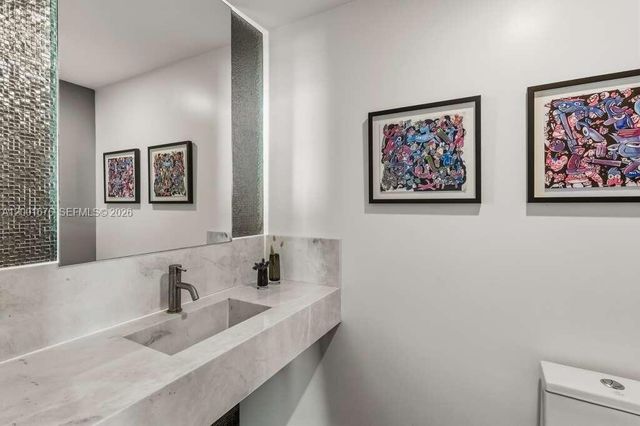 888 Brickell Key Dr 1207, Miami, FL 33131