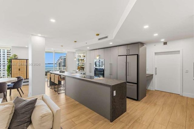 888 Brickell Key Dr 1207, Miami, FL 33131