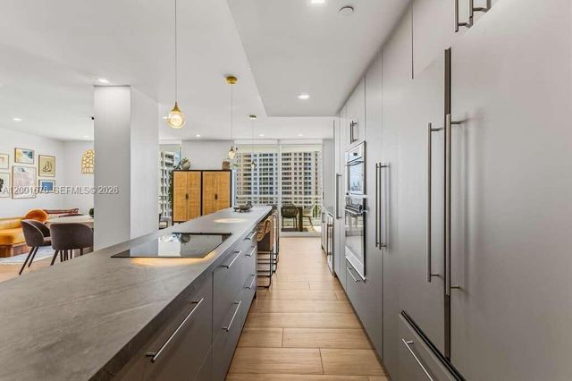 888 Brickell Key Dr 1207, Miami, FL 33131