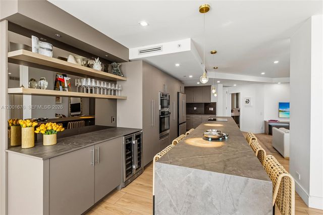 888 Brickell Key Dr 1207, Miami, FL 33131