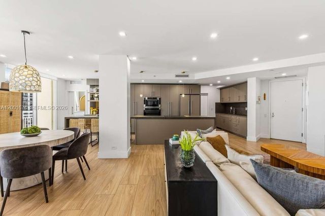 888 Brickell Key Dr 1207, Miami, FL 33131