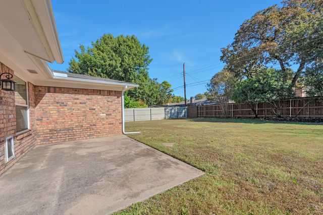 2144 Mountainview Drive, Hurst, TX 76054