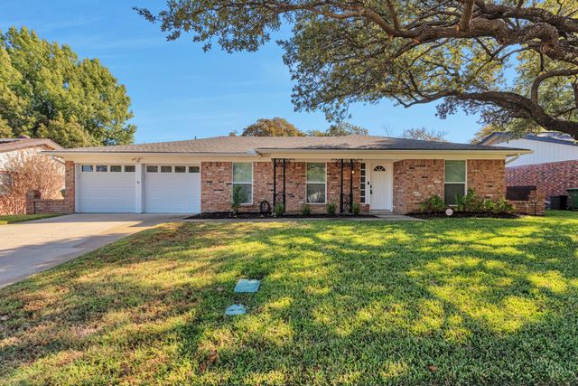 2144 Mountainview Drive, Hurst, TX 76054