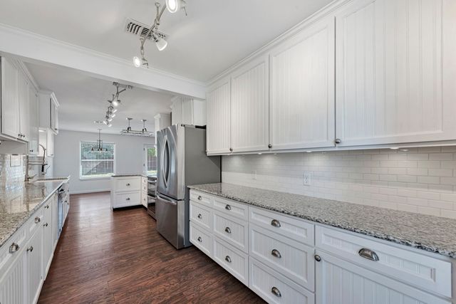 2144 Mountainview Drive, Hurst, TX 76054