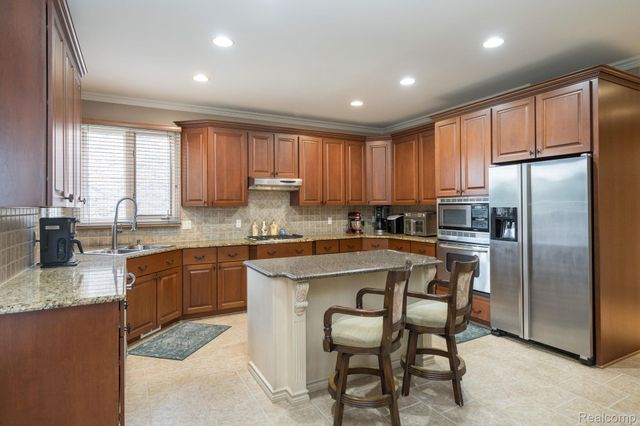 13046 Partridge Run, Shelby Charter Township, MI 48315