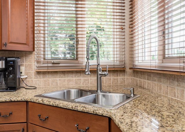 13046 Partridge Run, Shelby Charter Township, MI 48315
