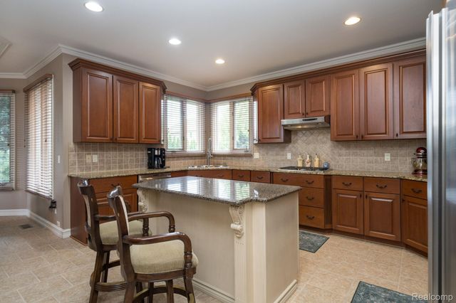 13046 Partridge Run, Shelby Charter Township, MI 48315