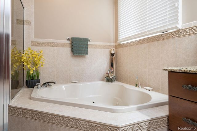 13046 Partridge Run, Shelby Charter Township, MI 48315