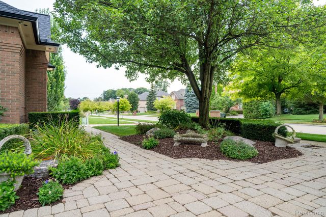 13046 Partridge Run, Shelby Charter Township, MI 48315