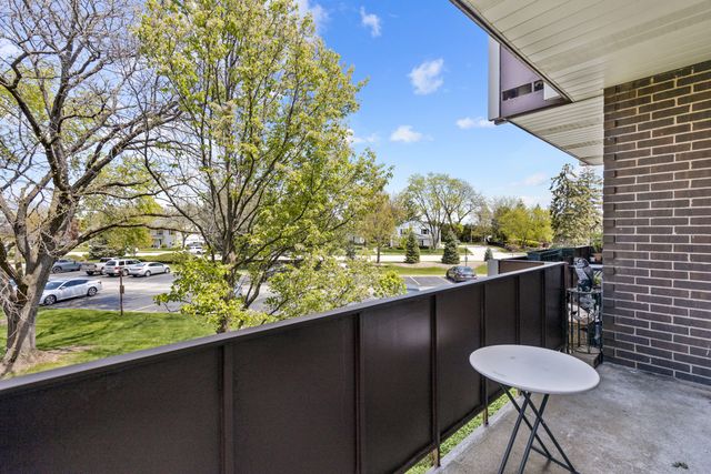 898 Wellington Avenue 218, Elk Grove Village, IL 60007