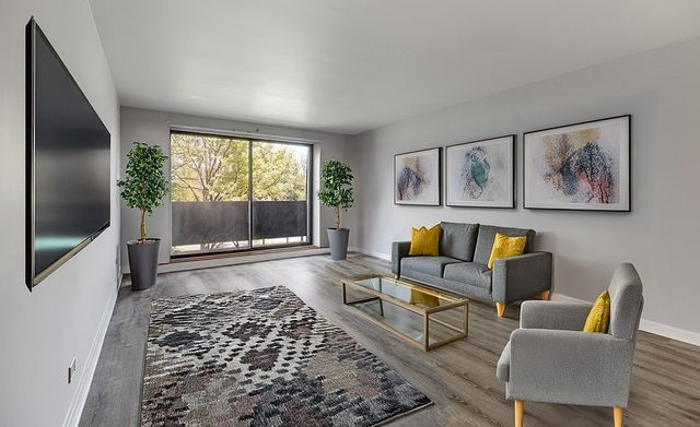 898 Wellington Avenue 218, Elk Grove Village, IL 60007
