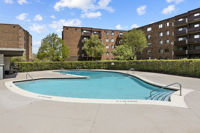 898 Wellington Avenue 218, Elk Grove Village, IL 60007