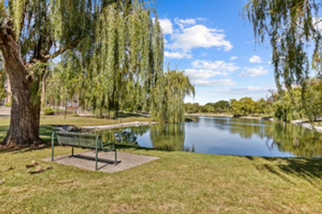 898 Wellington Avenue 218, Elk Grove Village, IL 60007
