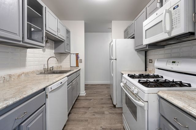 898 Wellington Avenue 218, Elk Grove Village, IL 60007