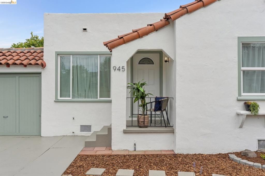 Image 3 of property listing at 945 Virginia Street, Berkeley, CA 94710