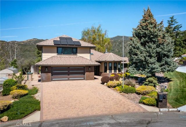 13046 Oak Crest, Yucaipa, CA 92399