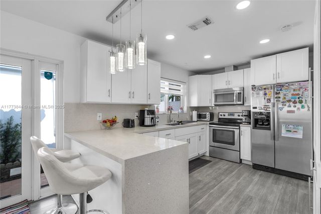 13351 SW 27th St, Miami, FL 33175