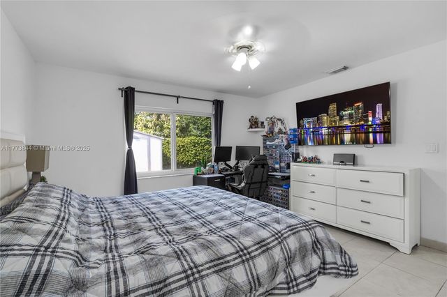 13351 SW 27th St, Miami, FL 33175