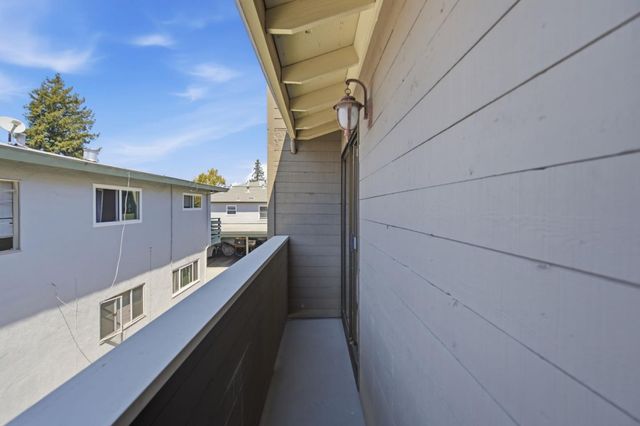 16 Lorton Avenue 3, Burlingame, CA 94010