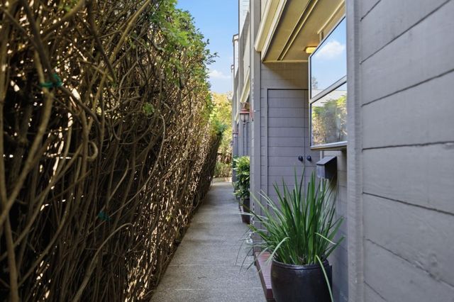 16 Lorton Avenue 3, Burlingame, CA 94010