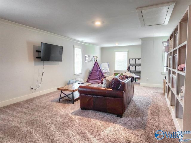 22 Desert Oak Court SW, Huntsville, AL 35824