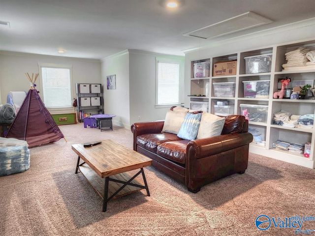 22 Desert Oak Court SW, Huntsville, AL 35824