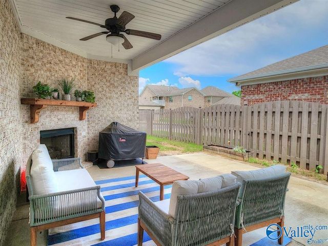 22 Desert Oak Court SW, Huntsville, AL 35824