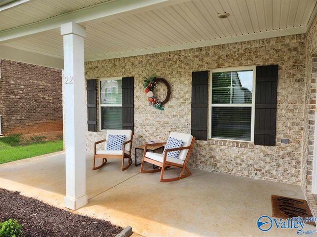22 Desert Oak Court SW, Huntsville, AL 35824