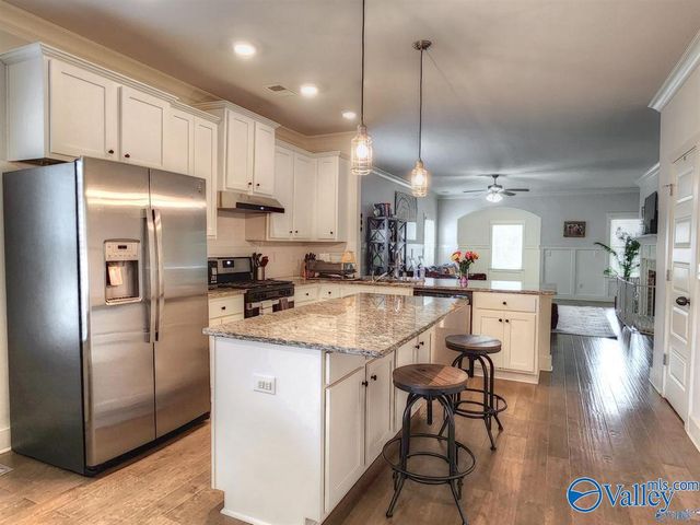 22 Desert Oak Court SW, Huntsville, AL 35824