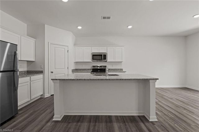 978 Riverbank Drive, Kernersville, NC 27284