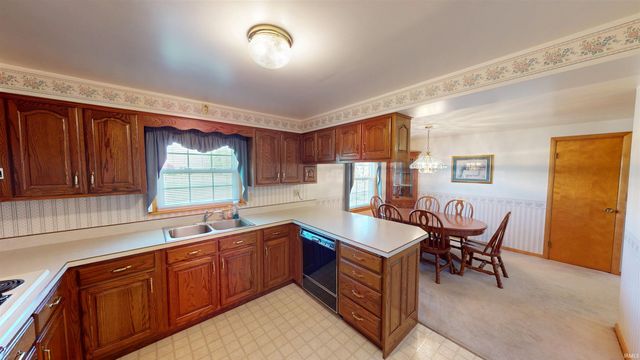 1633 E 3rd Avenue, Jasper, IN 47546