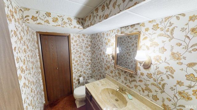 1633 E 3rd Avenue, Jasper, IN 47546
