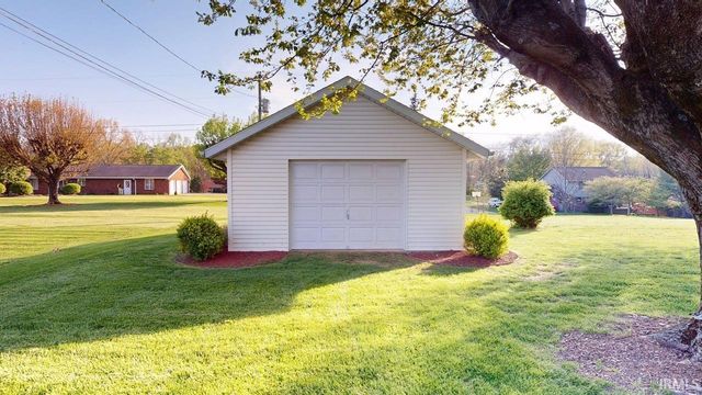 1633 E 3rd Avenue, Jasper, IN 47546