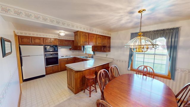 1633 E 3rd Avenue, Jasper, IN 47546