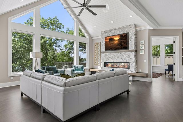 1489 Bussard Court, Arden Hills, MN 55112