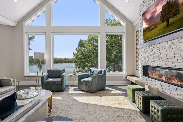 1489 Bussard Court, Arden Hills, MN 55112