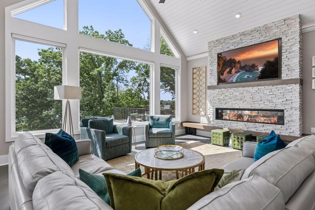 1489 Bussard Court, Arden Hills, MN 55112