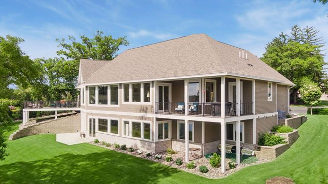 1489 Bussard Court, Arden Hills, MN 55112