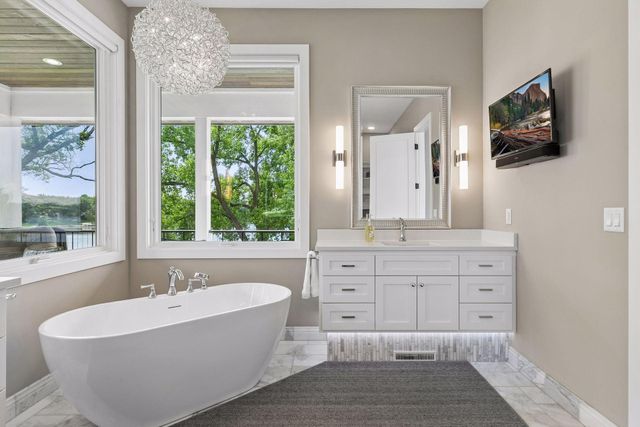 1489 Bussard Court, Arden Hills, MN 55112