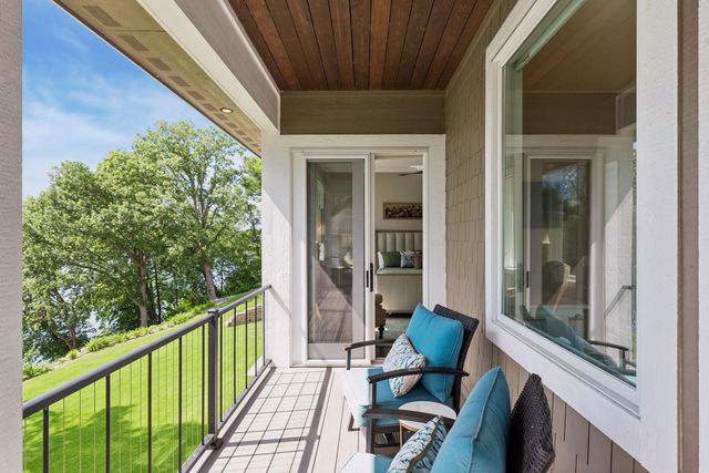 1489 Bussard Court, Arden Hills, MN 55112
