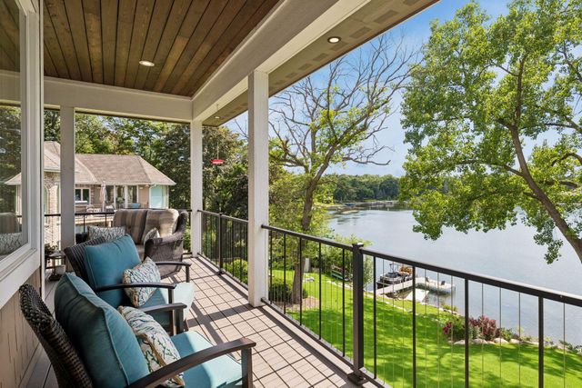 1489 Bussard Court, Arden Hills, MN 55112
