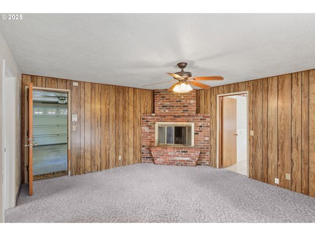 3654 Se BENTLEY St, Hillsboro, OR 97123
