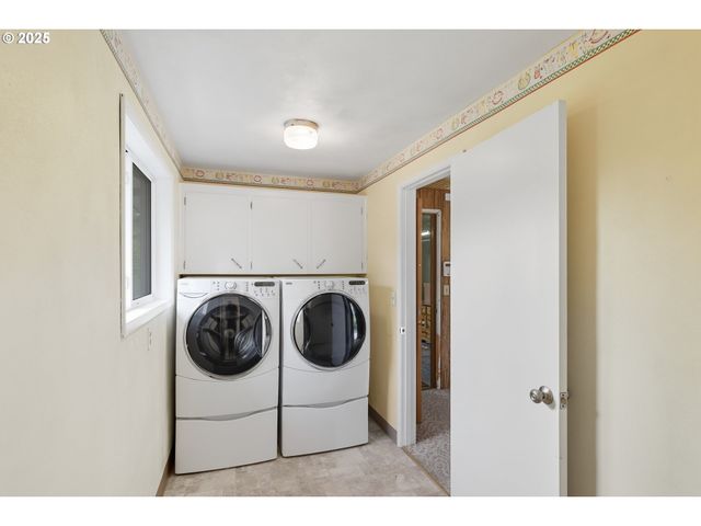 3654 Se BENTLEY St, Hillsboro, OR 97123