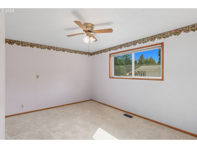 3654 Se BENTLEY St, Hillsboro, OR 97123