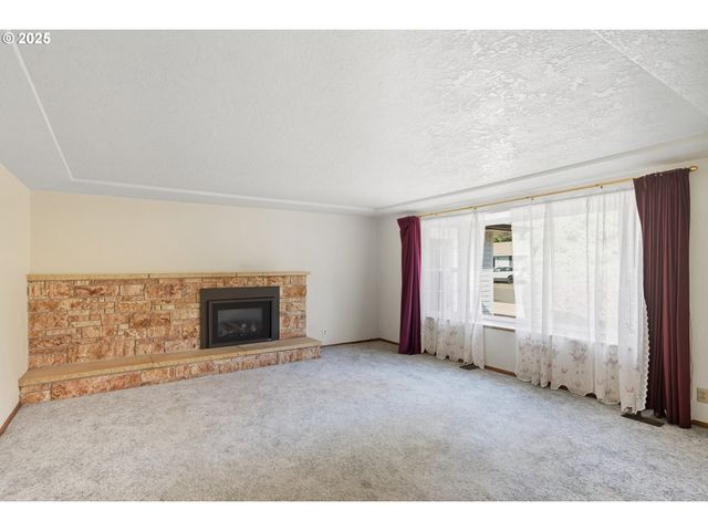 3654 Se BENTLEY St, Hillsboro, OR 97123