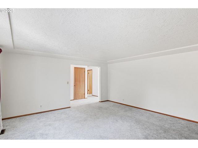 3654 Se BENTLEY St, Hillsboro, OR 97123