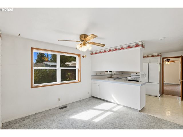 3654 Se BENTLEY St, Hillsboro, OR 97123